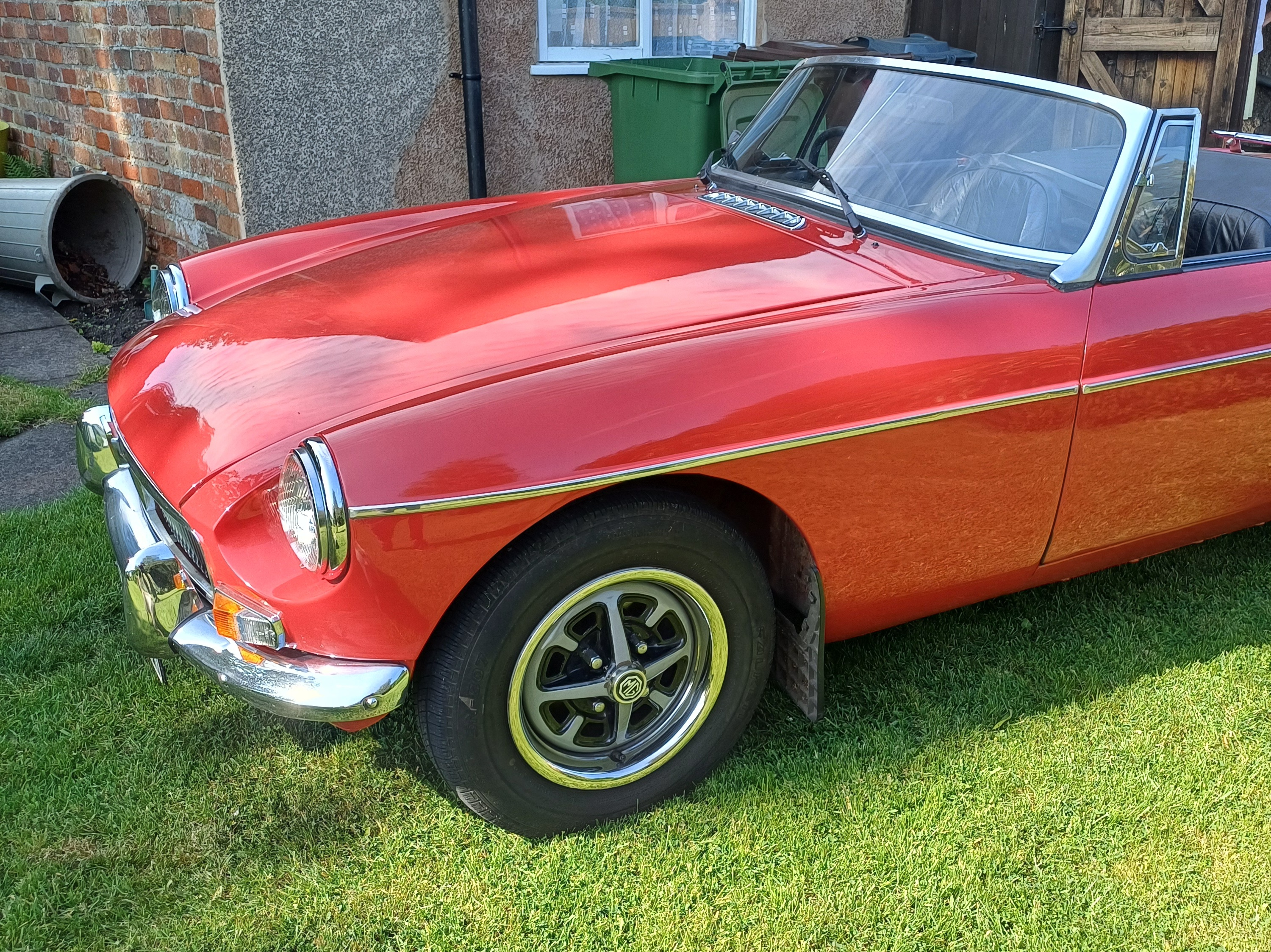 /MGB1970-Nearside.jpg