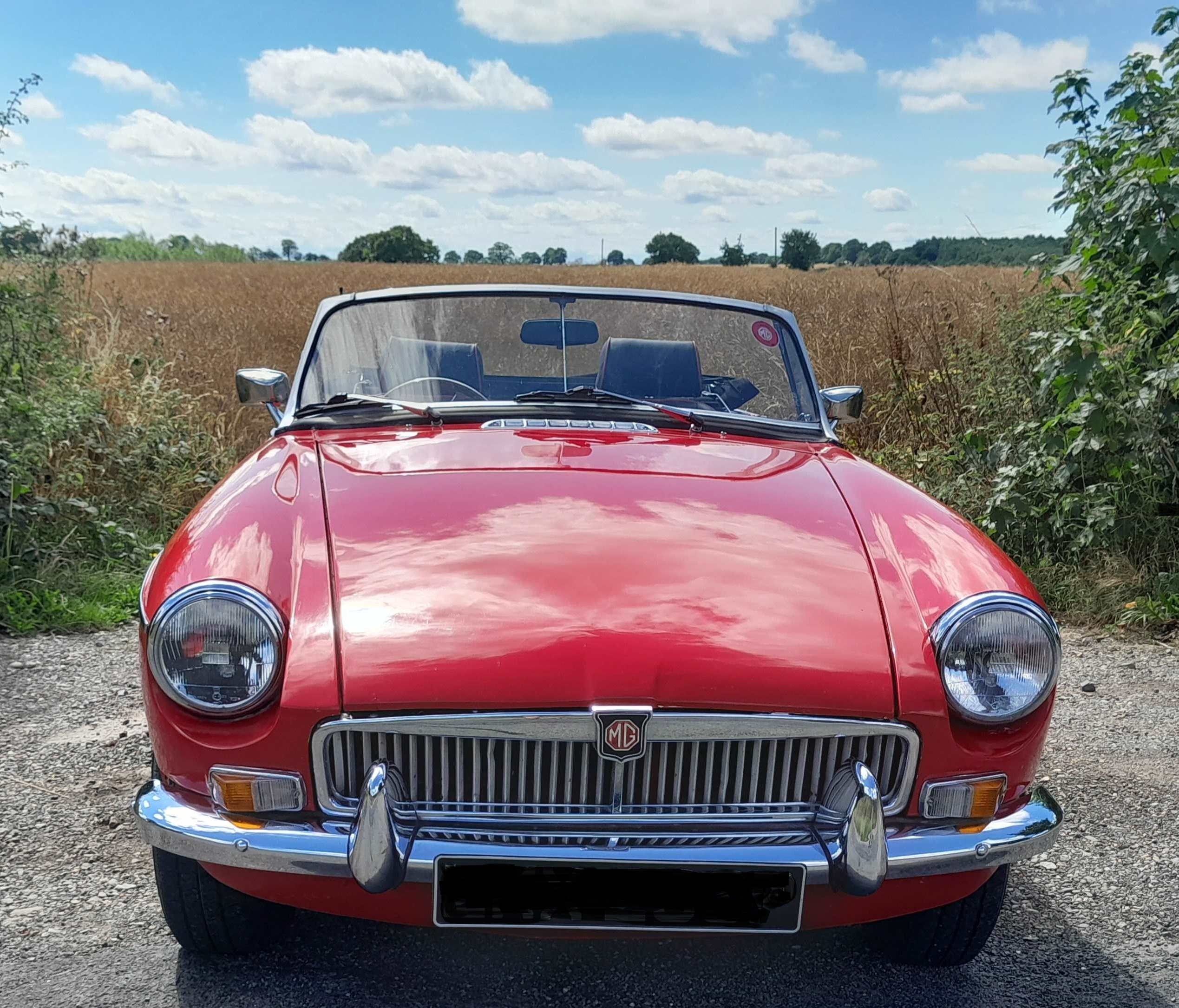 MGB ROADSTER 1975 PMGB75-1.jpg